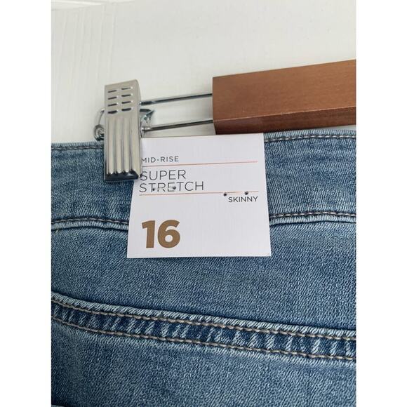 NWT Lane Bryant Embellished Super Stretch Skinny Jeans 16 - Picture 9 of 16